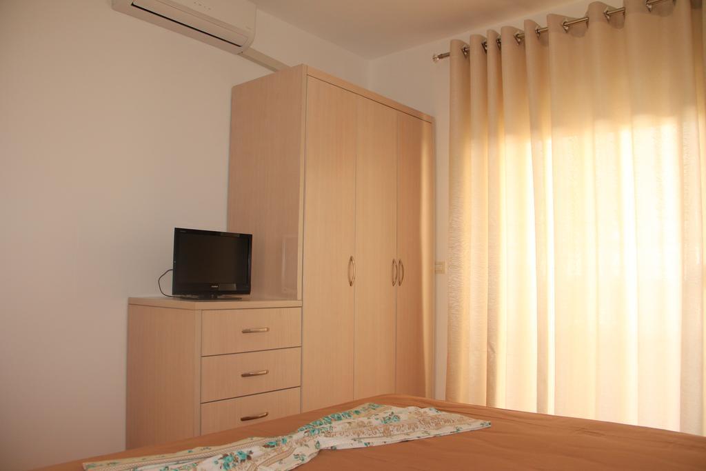 Kristi Apartments Sarandë Exteriör bild